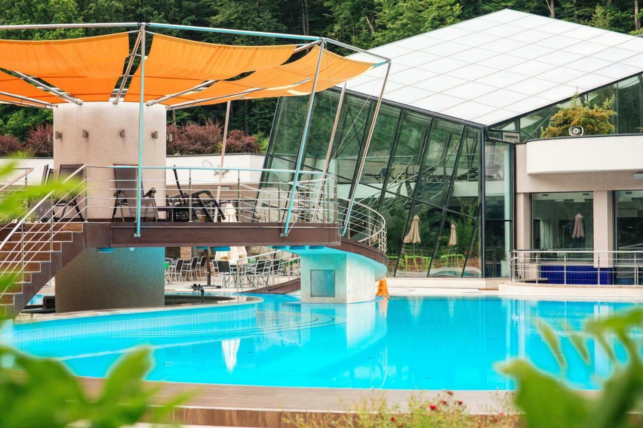 Apartament Hotel By Derenivska Kupil Alsószlatina Kültér fotó